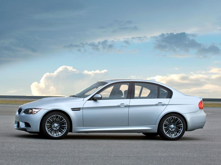  BMW M3 Sedan 2011 года  (фото 2 из 6)